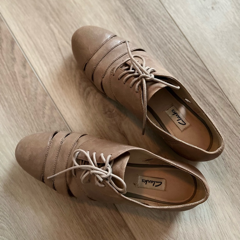 Clarks hotel image leather shoes